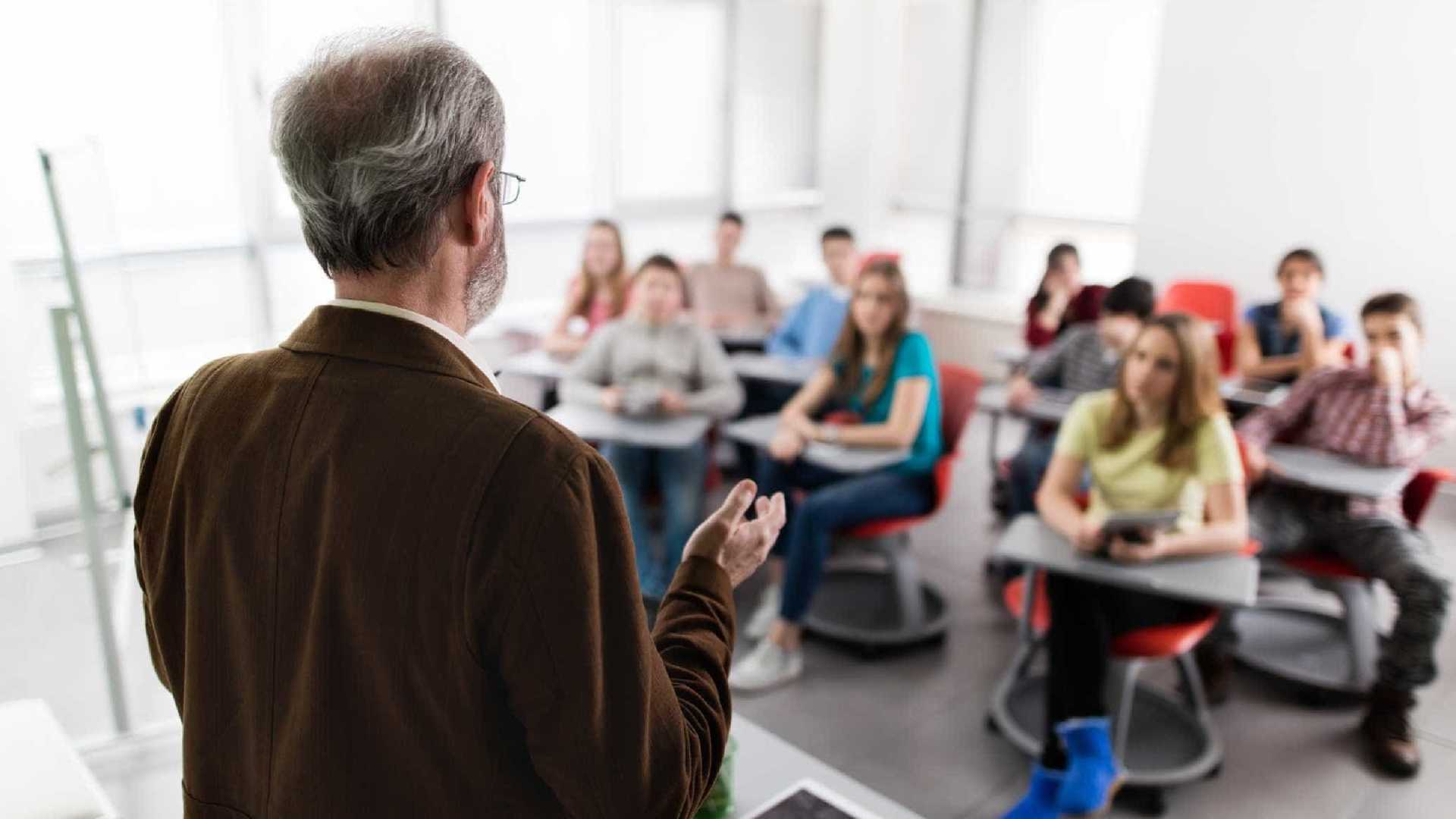 Bolsas de estudos da Capes não serão suspensas, garante MEC
