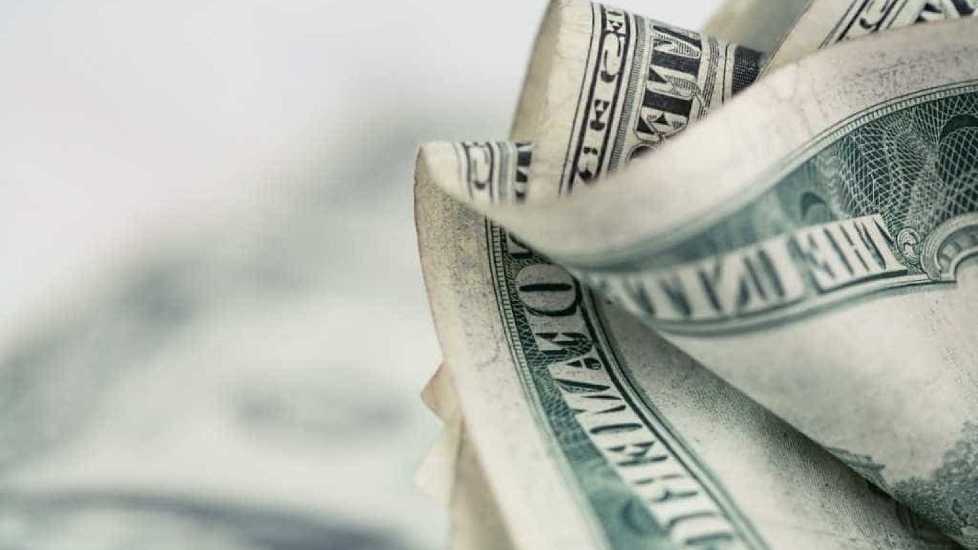 Dólar turismo chega a R$ 4,52 na opção cartão pré-pago