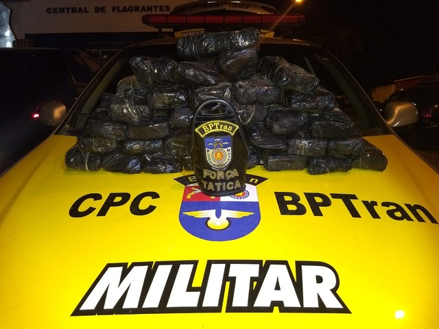Polícia Militar apreende 31 kg de maconha no bairro do Feitosa, em Maceió