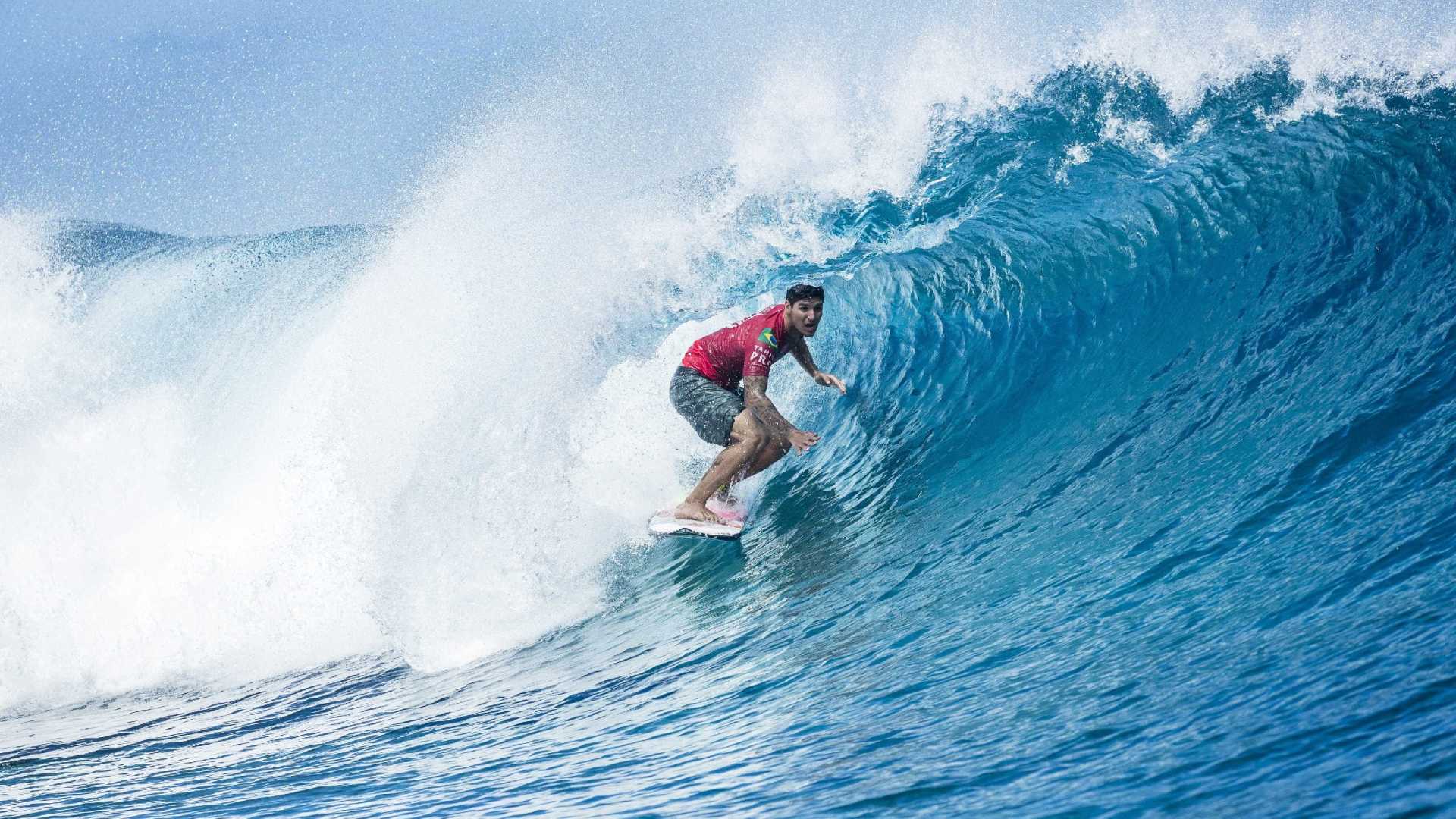 Medina e Filipinho avançam às quartas de final na etapa do Taiti