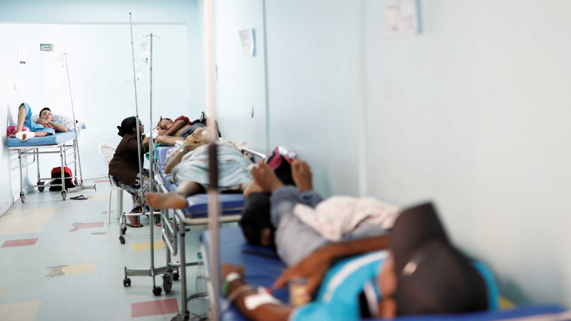 Imigrantes vivem cotidiano de miséria e lotam serviços públicos em RR