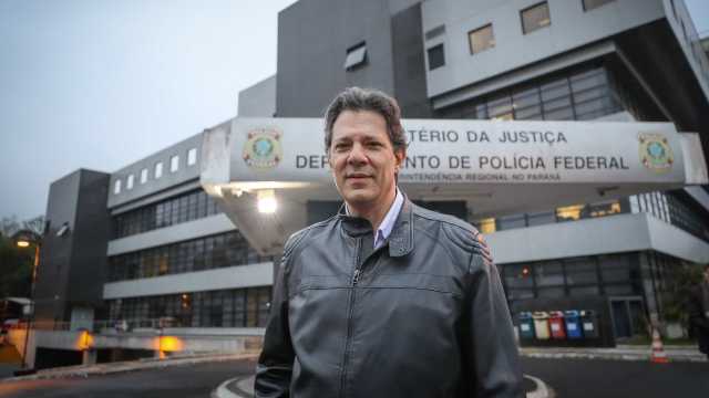 PT mantém viva a ideia de indultar Lula caso Haddad seja eleito