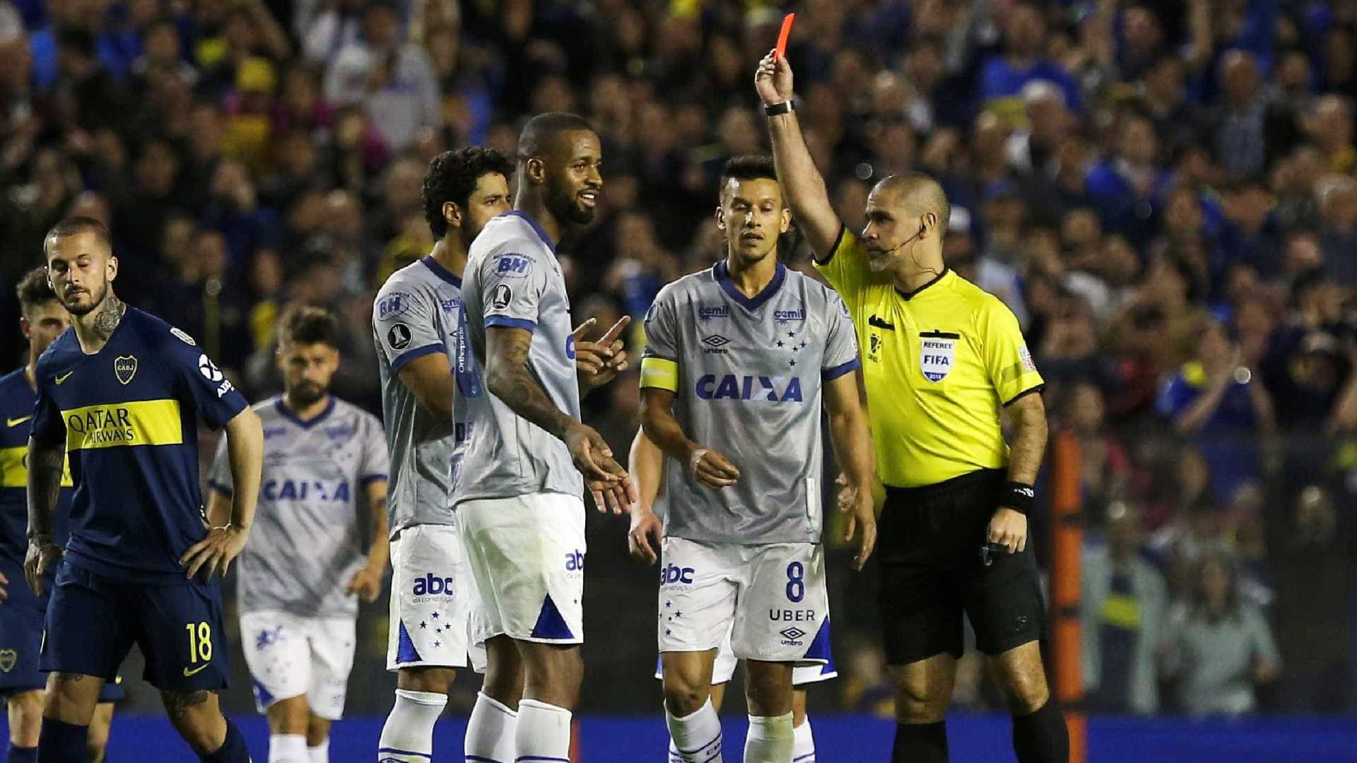 Dedé prevê reavaliação de lance polêmico em derrota do Cruzeiro