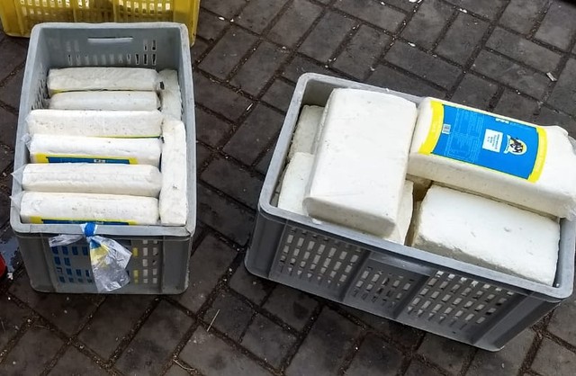 Polícia apreende 14 toneladas de queijo coalho durante operação no Recife