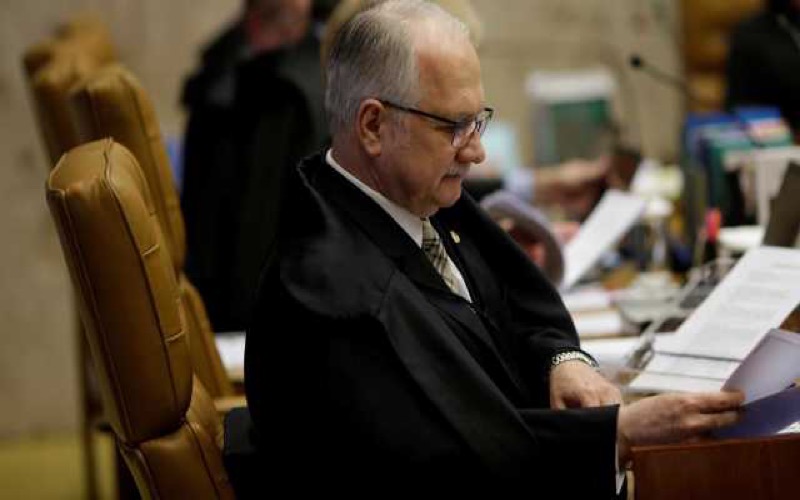Decisão sobre Lula está com Fachin, único a favor da candidatura