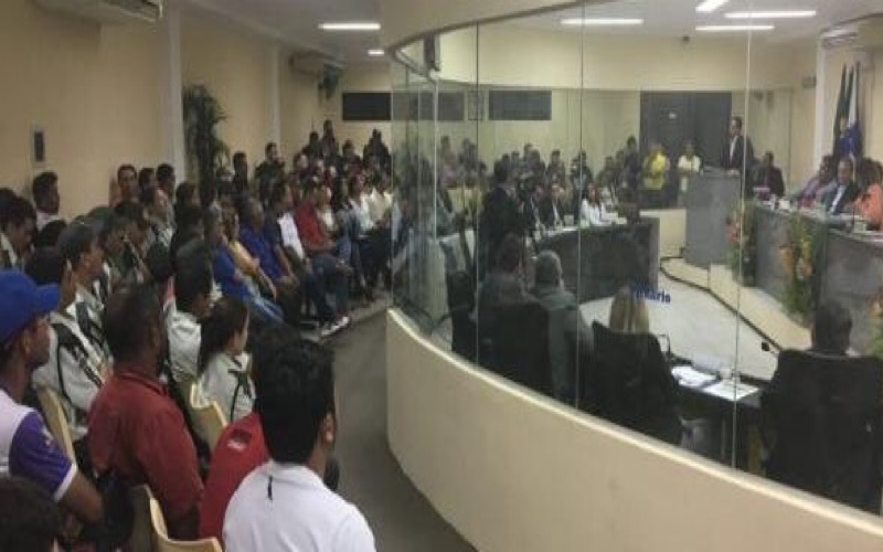 Câmara de Tauá cassa prefeito Carlos Windson