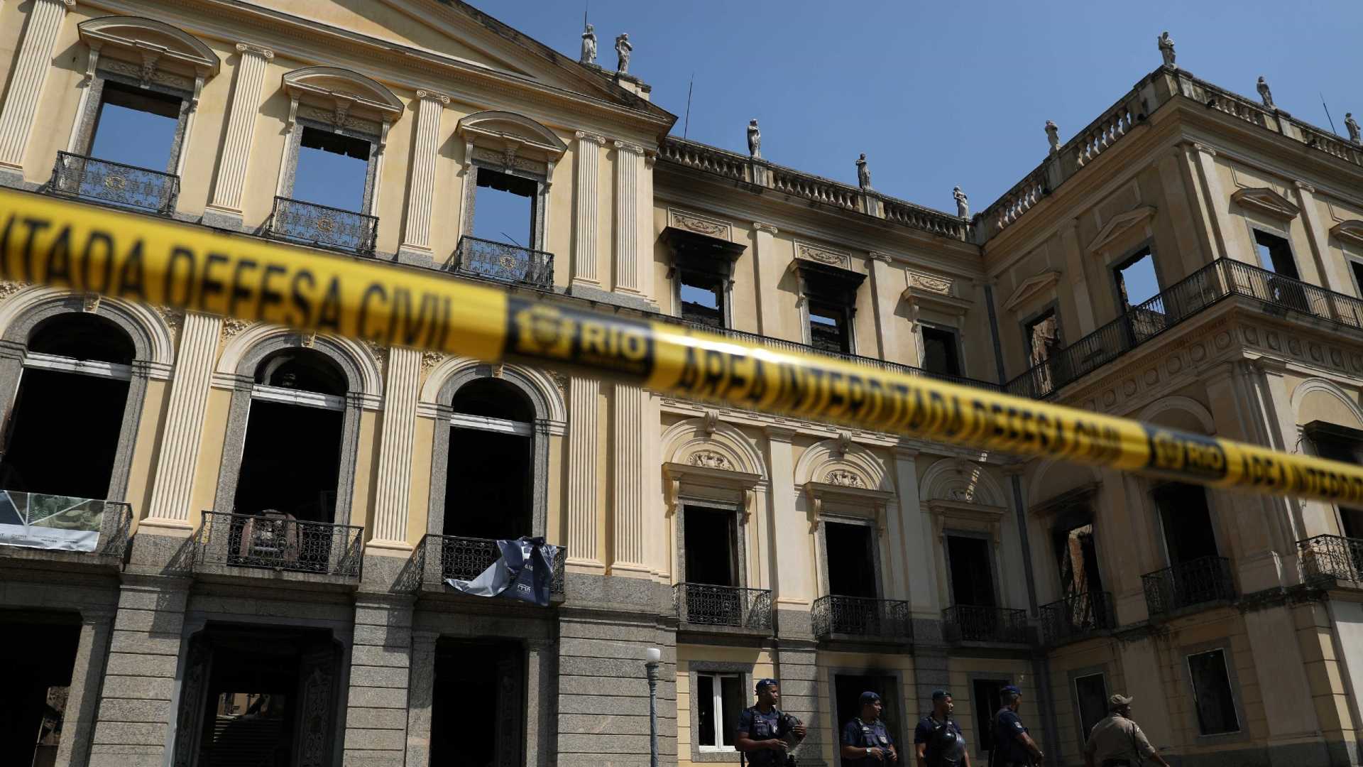 Obras de contenção no Museu Nacional devem ter início nesta segunda