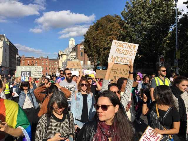 Manifestações contra Bolsonaro se espalham pelo mundo; fotos