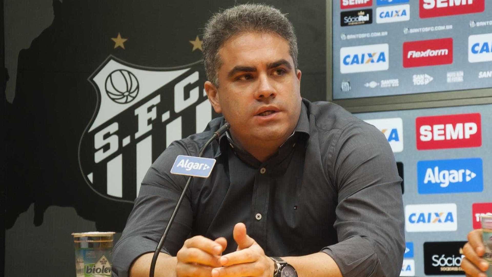 Dirigente que pode assumir o Santos processou oito torcedores em 2018