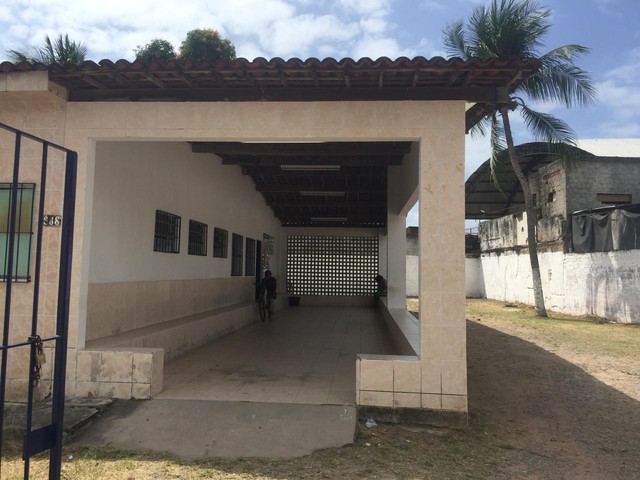 Médicos paralisam parcialmente atendimentos em postos de saúde do Recife