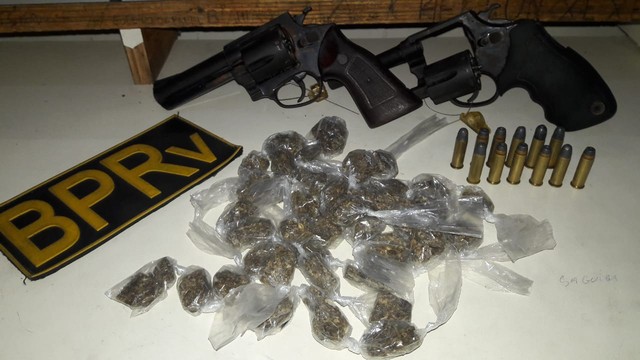 Grupo é detido com armas e drogas no Grande Recife