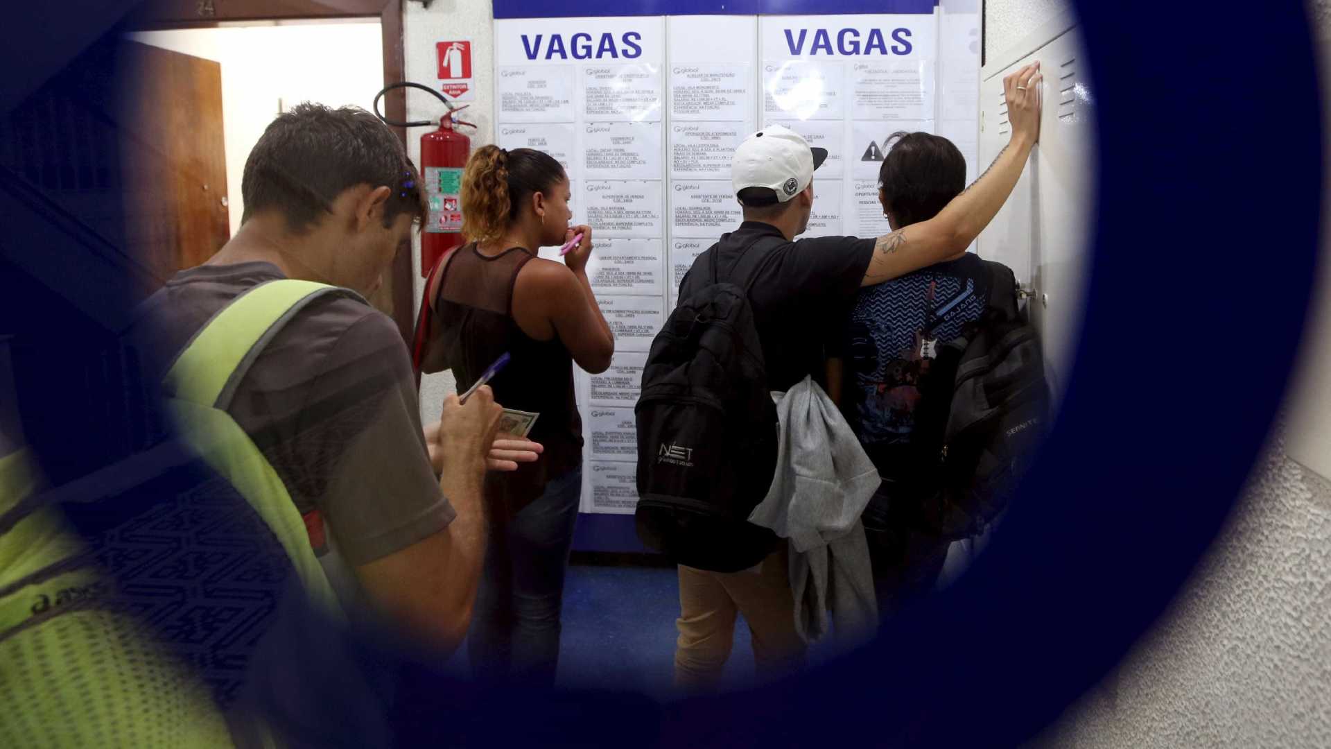 País gera 392 mil empregos no primeiro semestre de 2018