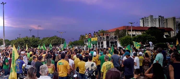Militantes de Bolsonaro movimentam fim de semana em Crato, Juazeiro e Jardim
