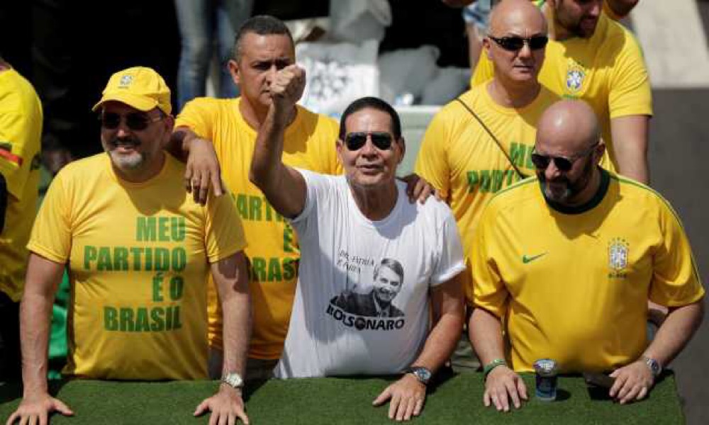 Vice de Bolsonaro, Mourão conta com apoio de ‘irmãos’ maçons na eleição