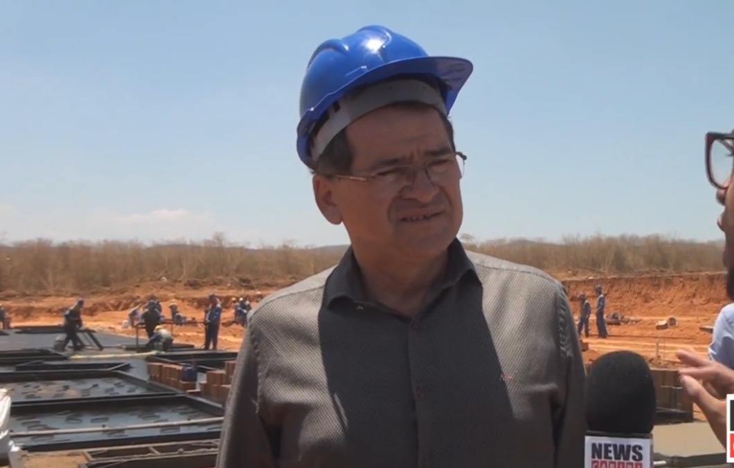 Prefeito e vereadores visitam obras do Minha Casa, minha vida em Crato