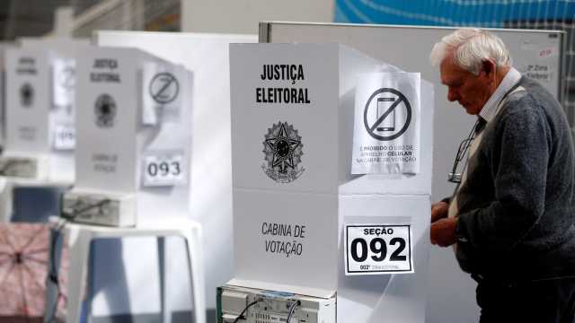 TSE registra 1,9 mil urnas trocadas e 35 prisões