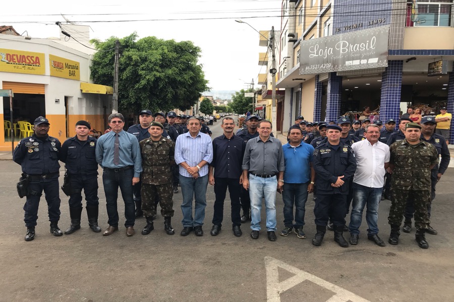 Guarda Municipal de Crato recebe armas não letais para uso