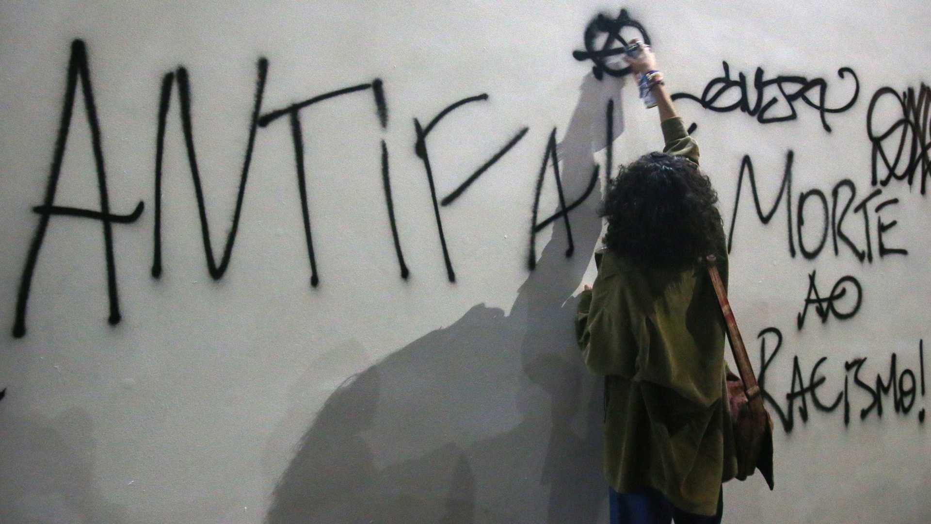 Campanhas políticas multiplicam relatos online de violência