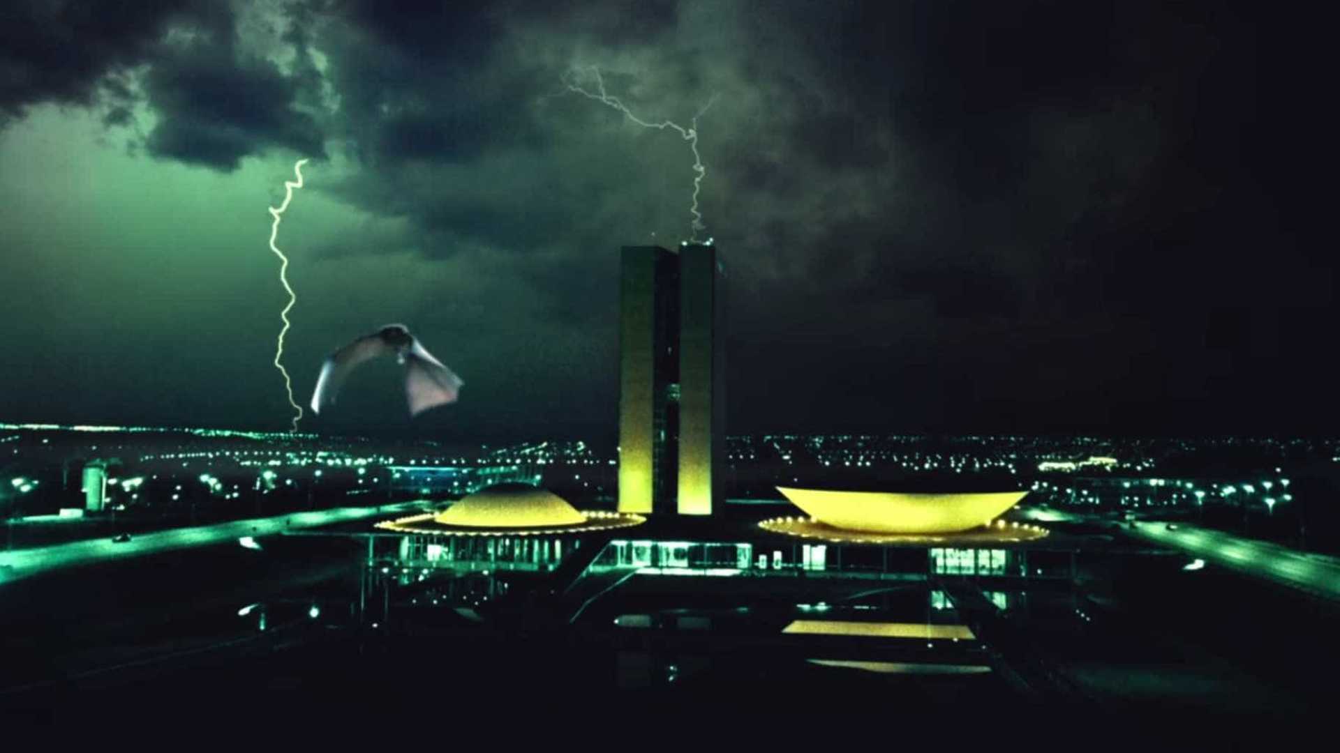 Criolo expõe problemas do Brasil em novo clipe; veja as referências