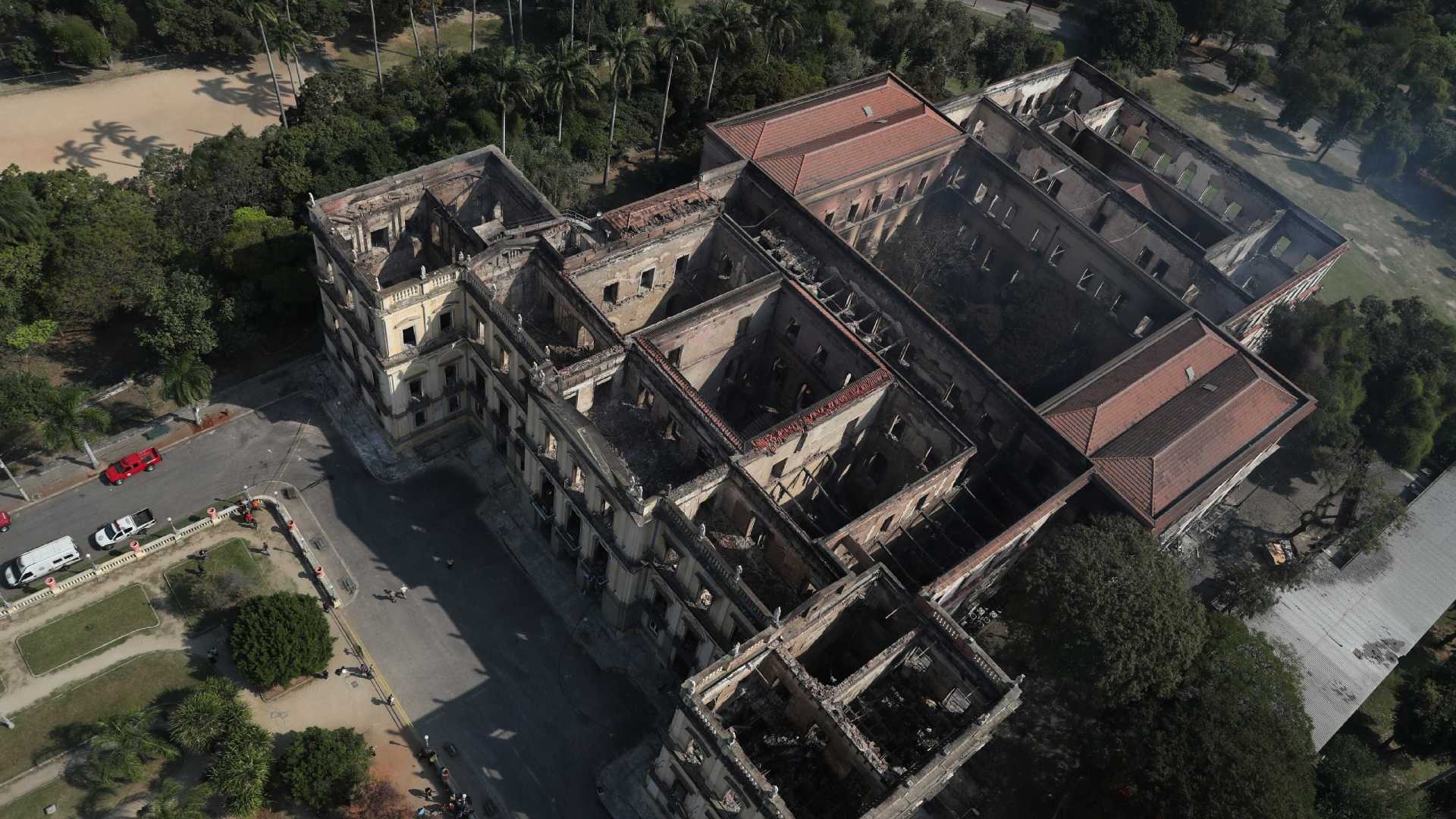 Incêndio que destruiu 90% do Museu Nacional completa um mês