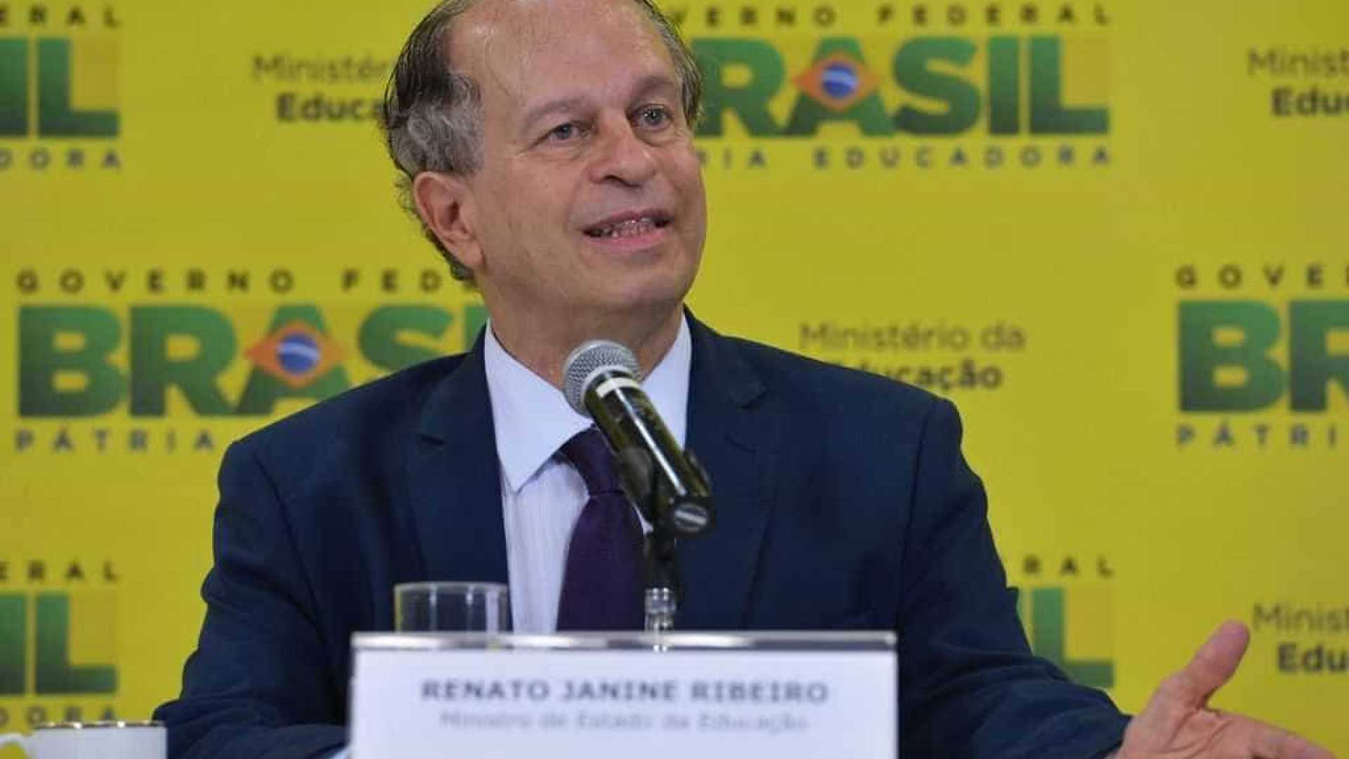 Mais de 600 pesquisadores assinam manifesto pela democracia