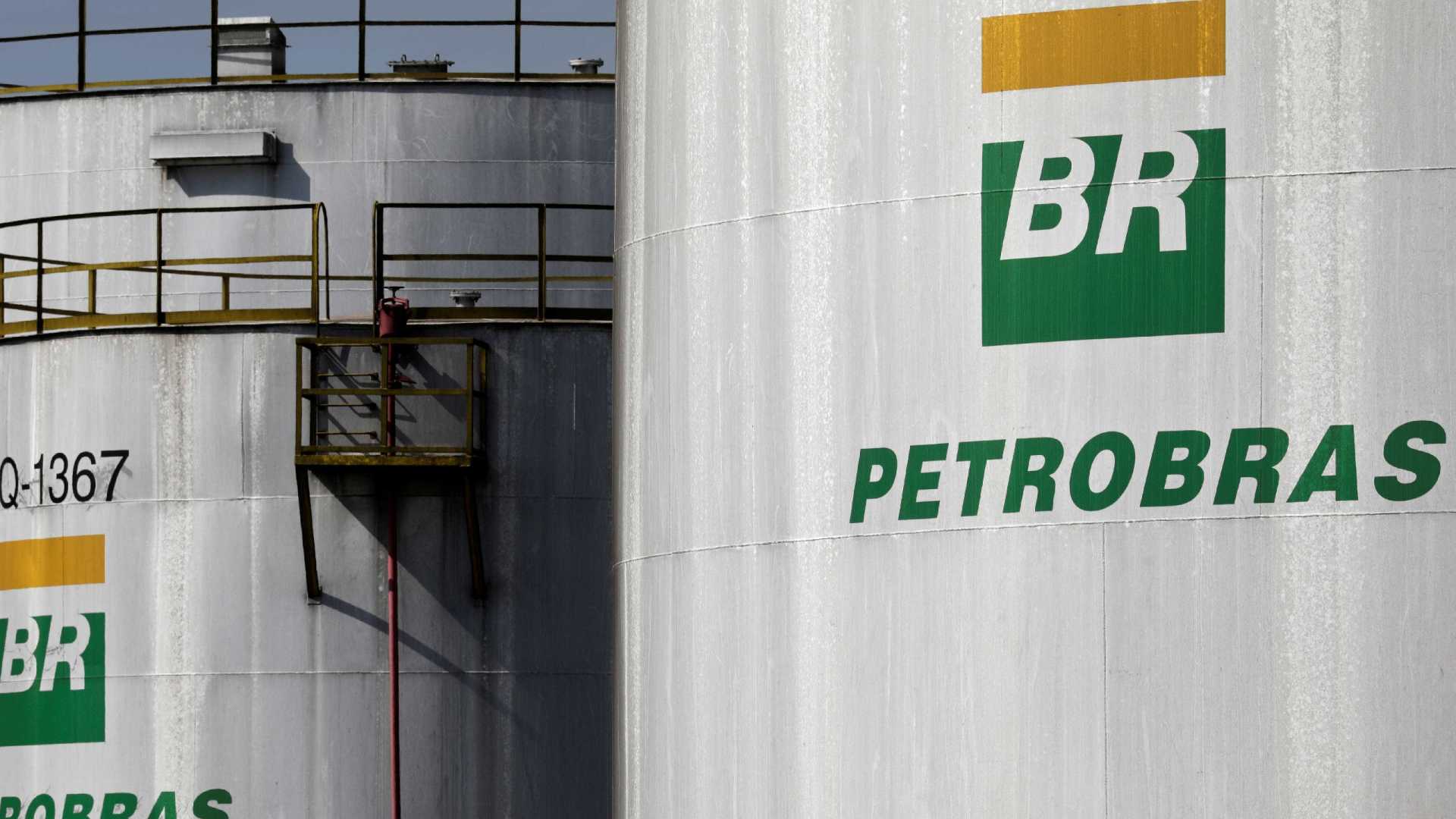 Petrobras mantém preço da gasolina nas refinarias em R$ 2,1490