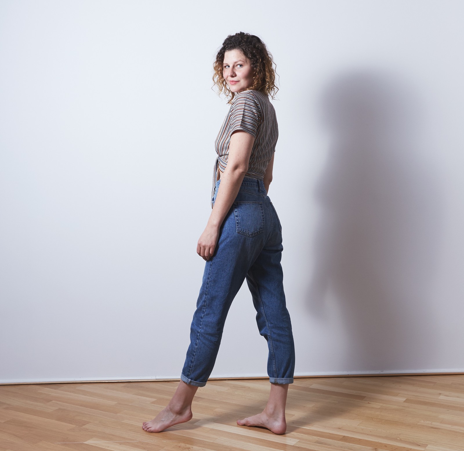 Cantora paulistana residente em Berlim, Luiza Meiodavila retrata ‘Gente humilde’ do Brasil em disco politizado