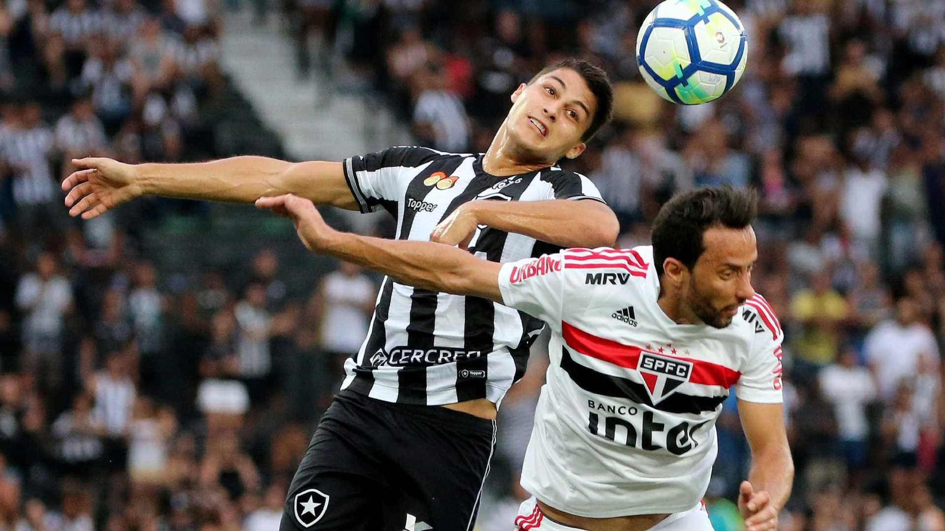 São Paulo empata com o Botafogo e deixa liderança para o Palmeiras