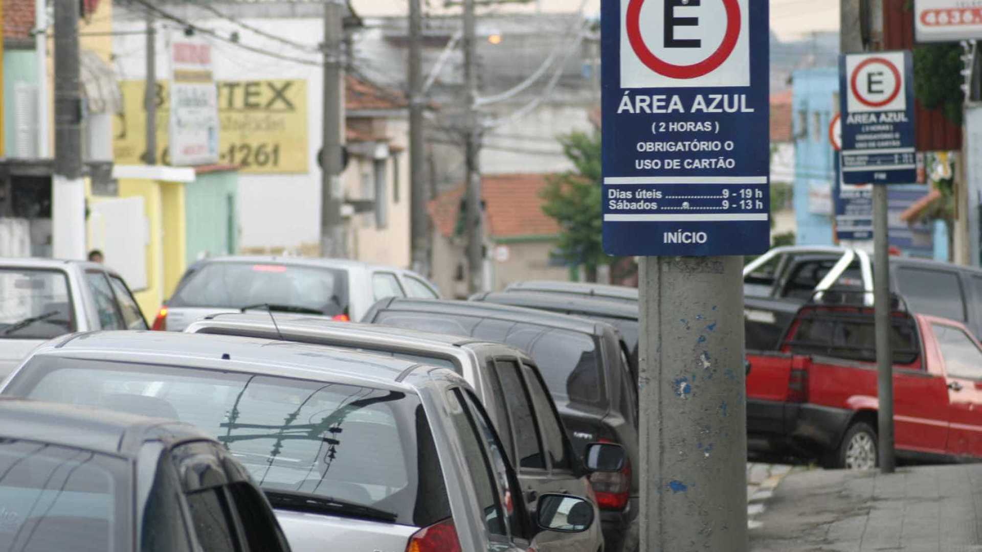 CET testa carro que multa veículos parados na Zona Azul sem cartão