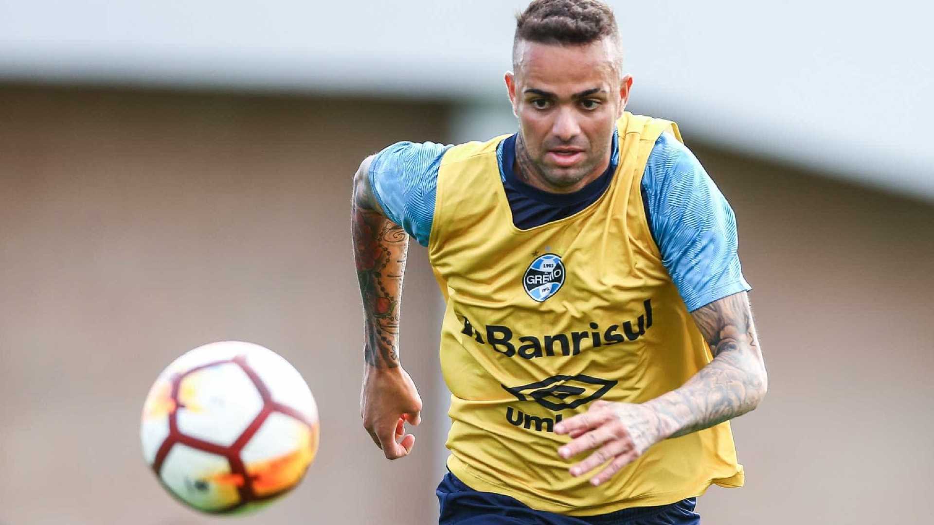Luan treina na Argentina e pode reforçar Grêmio contra o River Plate