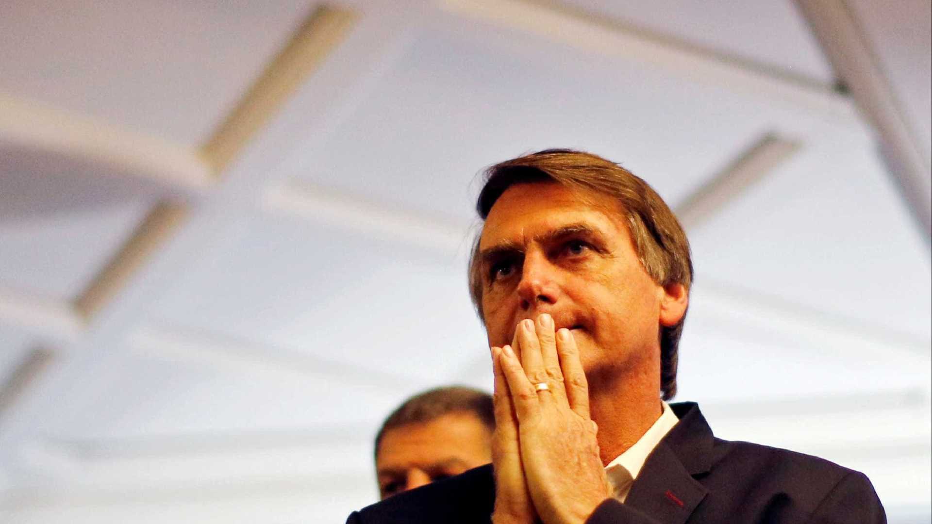 Bolsonaro busca nomes para compor equipe econômica