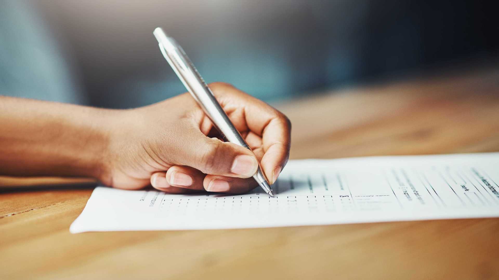 Órgãos abrem inscrições para mais de 100 vagas nesta segunda-feira