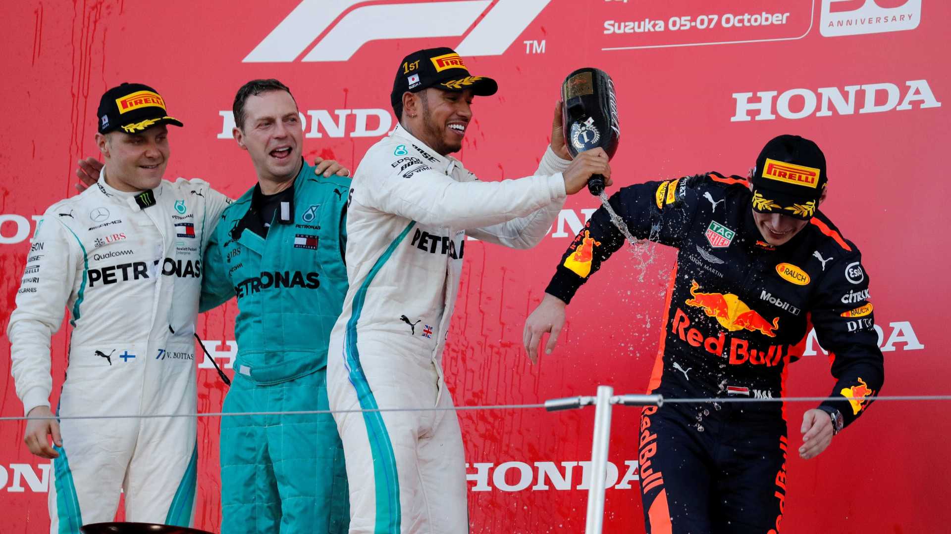 Hamilton vence GP do Japão e pode ser campeão nos EUA