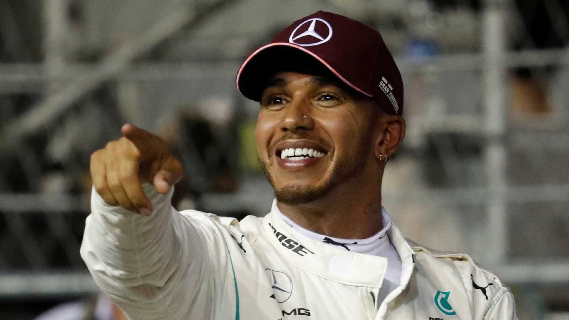 Hamilton lidera os dois primeiros treinos livres no GP do Japão