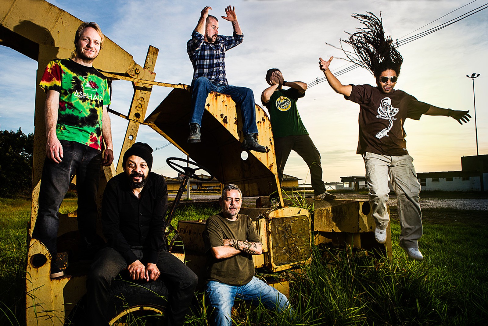 Grupo Ultramen confronta visões diferentes de mundo em álbum que combina reggae, rock e soul