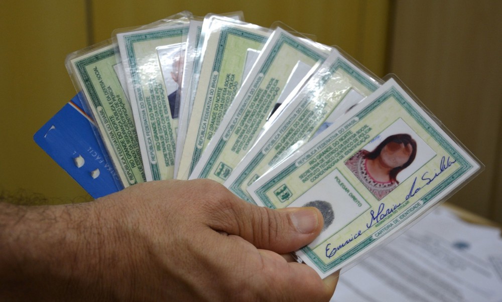 Adolescente é detido por falsificar documentos para abrir contas e fazer empréstimos