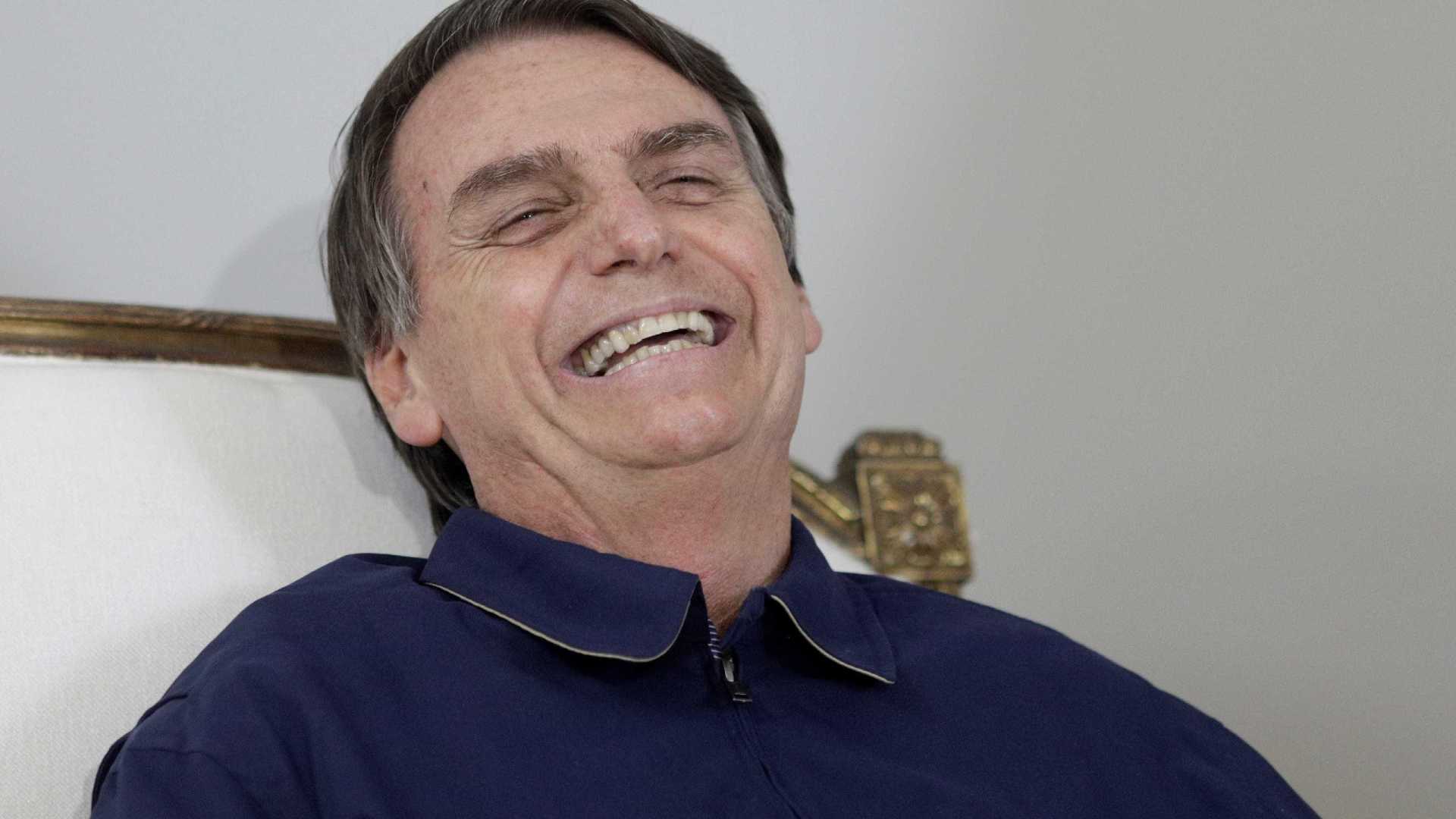 Bolsonaro diz que aprovar idade mínima de servidor é ‘grande passo’