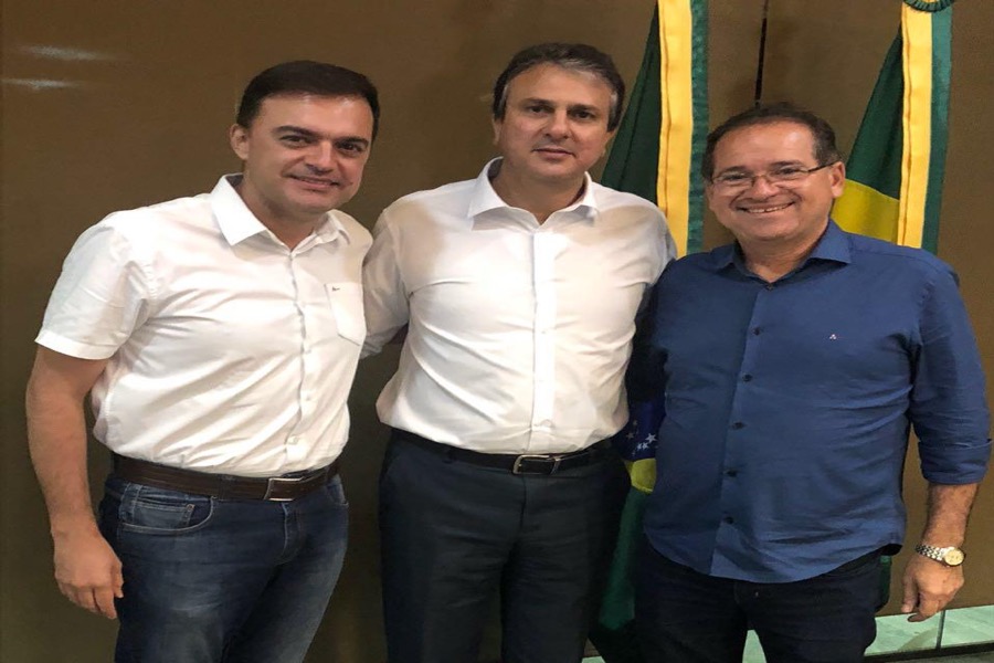 Prefeito do Crato se reúne com o deputado eleito Fernando Santana e o Governador Camilo