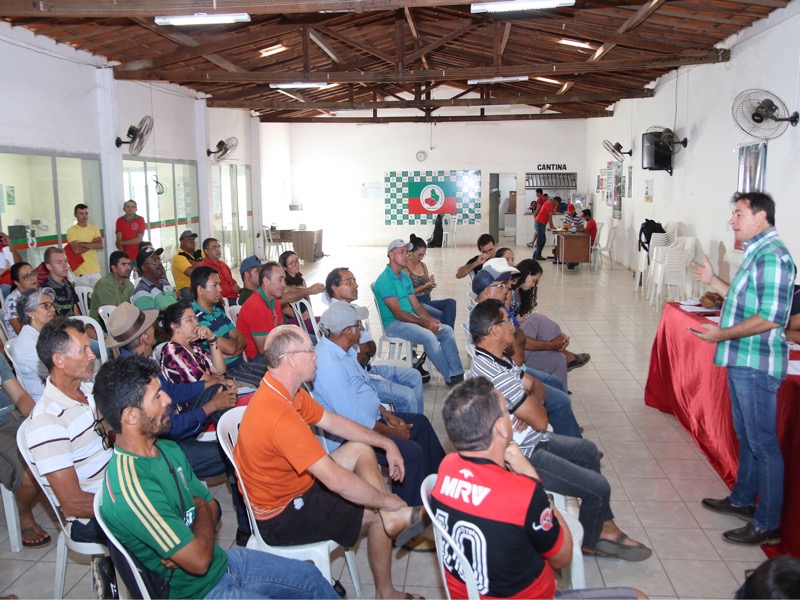 Programa Terra Trabalhada beneficiará agricultores com 700 horas de trator em Várzea Alegre-CE