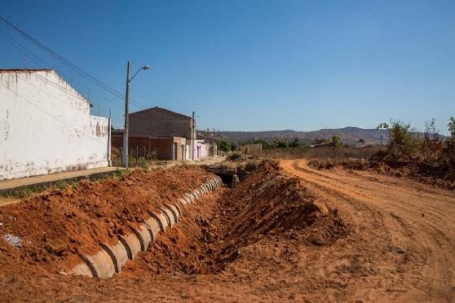 Prefeitura de Juazeiro do Norte já executou 60% da drenagem da Rua Venceslau Pereira