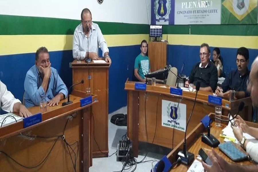 Na berlinda. Prefeito de Altaneira deve escapar da cassação por um voto