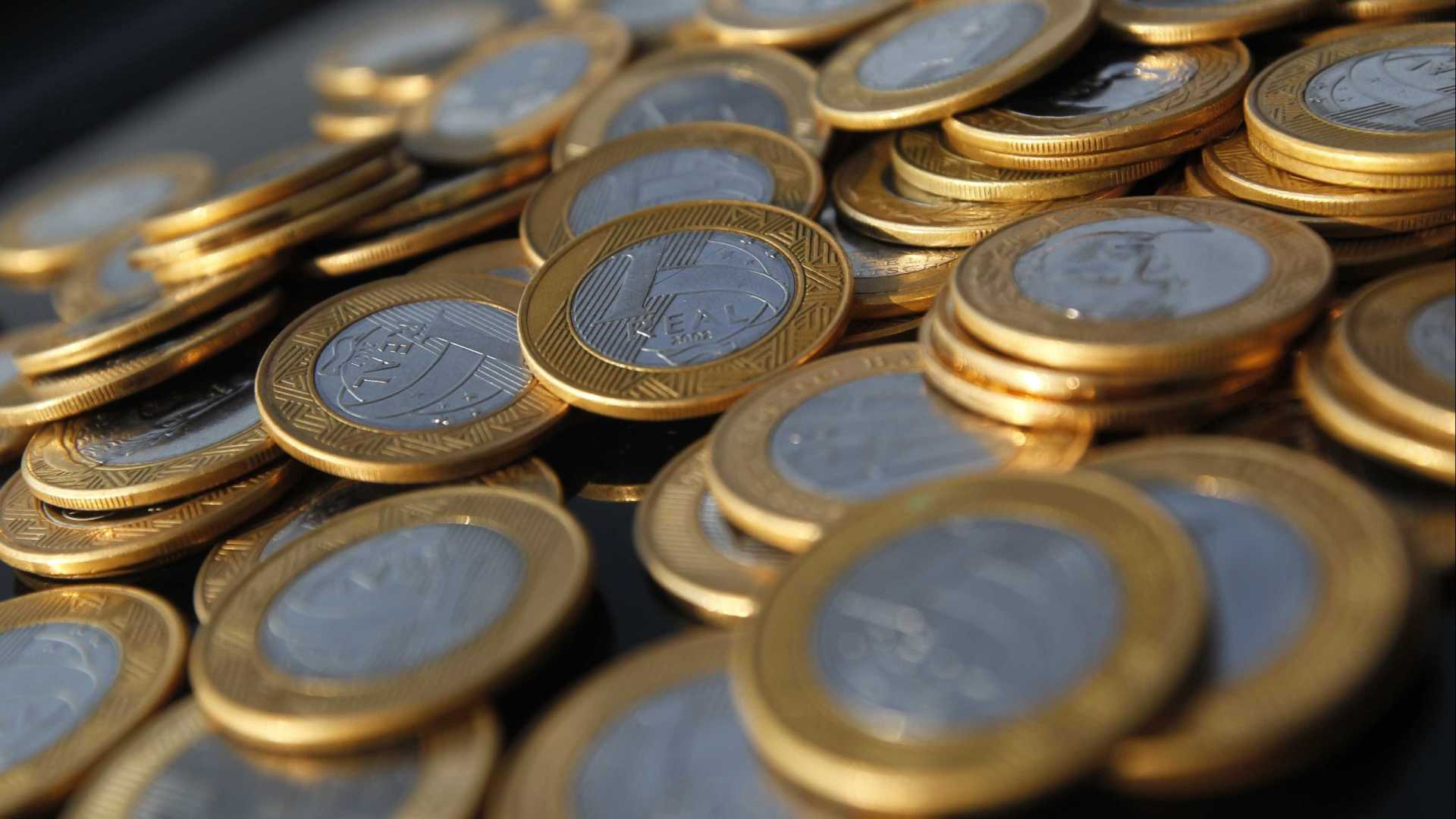 Trabalhadores que usarão 13º para presentes de Natal chegam a 23%