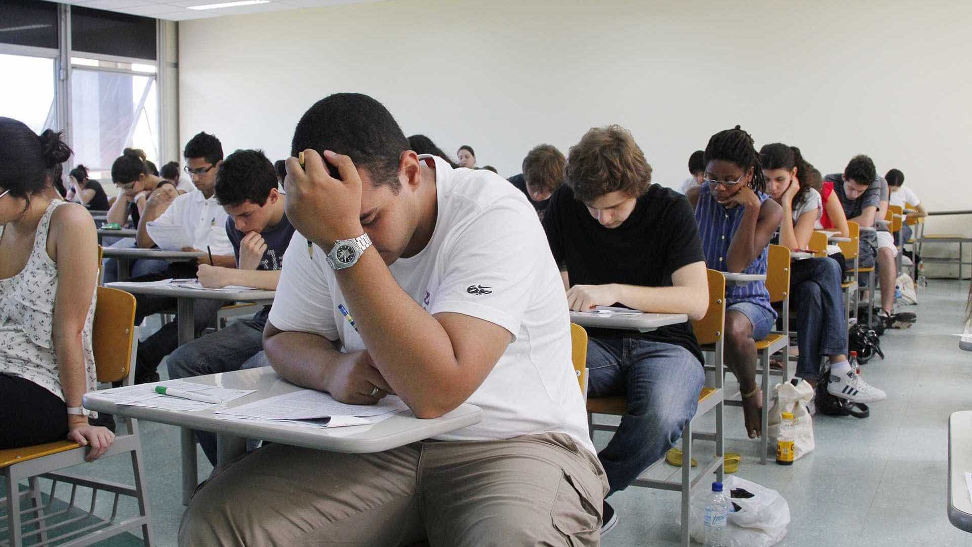 Abstenção no vestibular da Unicamp cai e 69,7 mil fazem prova