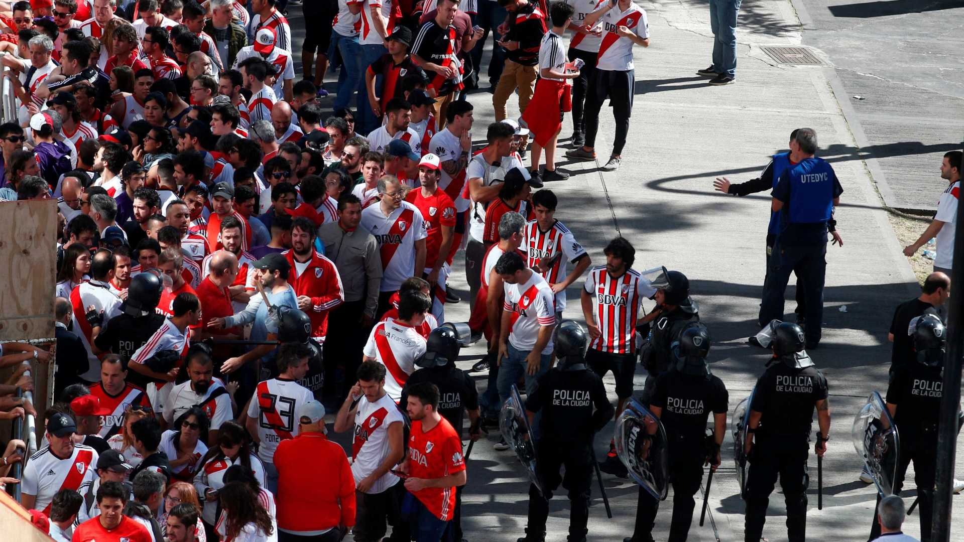 Confusões e adiamentos de final definem a mais polêmica Libertadores