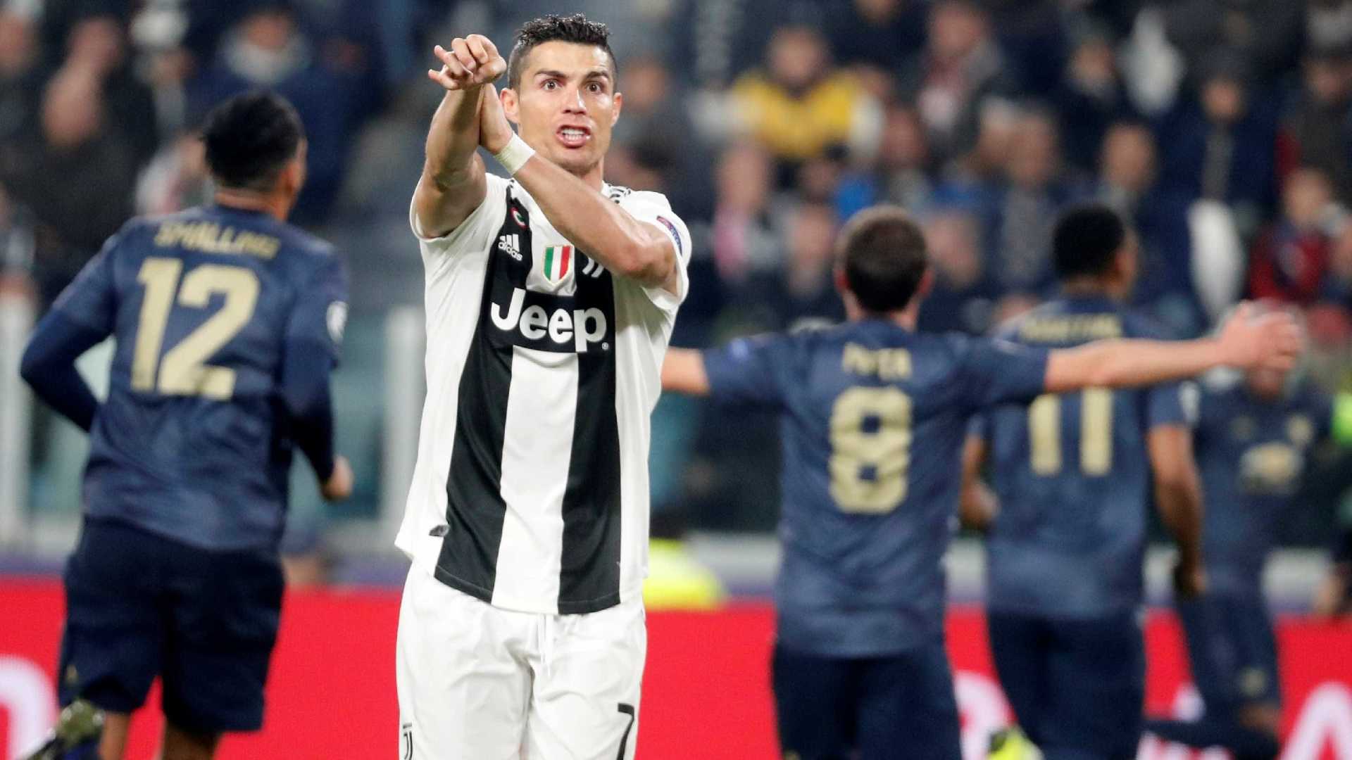 Cristiano Ronaldo faz golaço, mas Juve leva virada do United em Turim