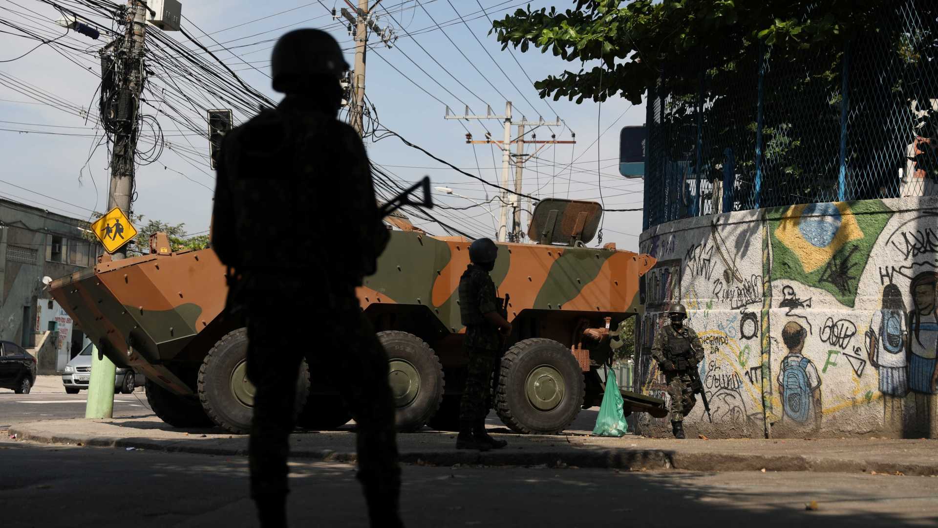 Na onda da popularidade militar, Fiesp exalta Forças Armadas
