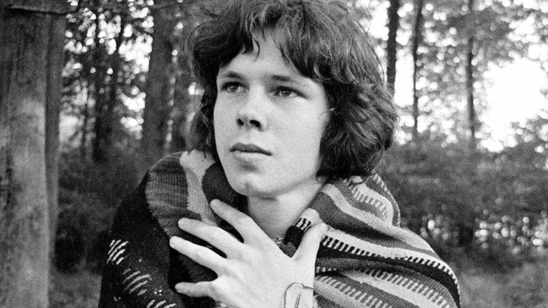 Sabotado pela timidez e depressão em vida, Nick Drake ganha homenagem
