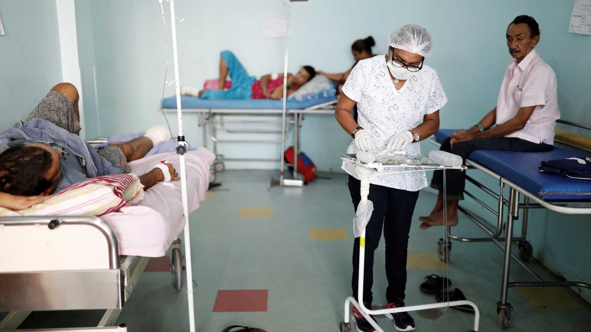 Famílias que dependem de cubanos temem a rotina de ‘órfãos da saúde’
