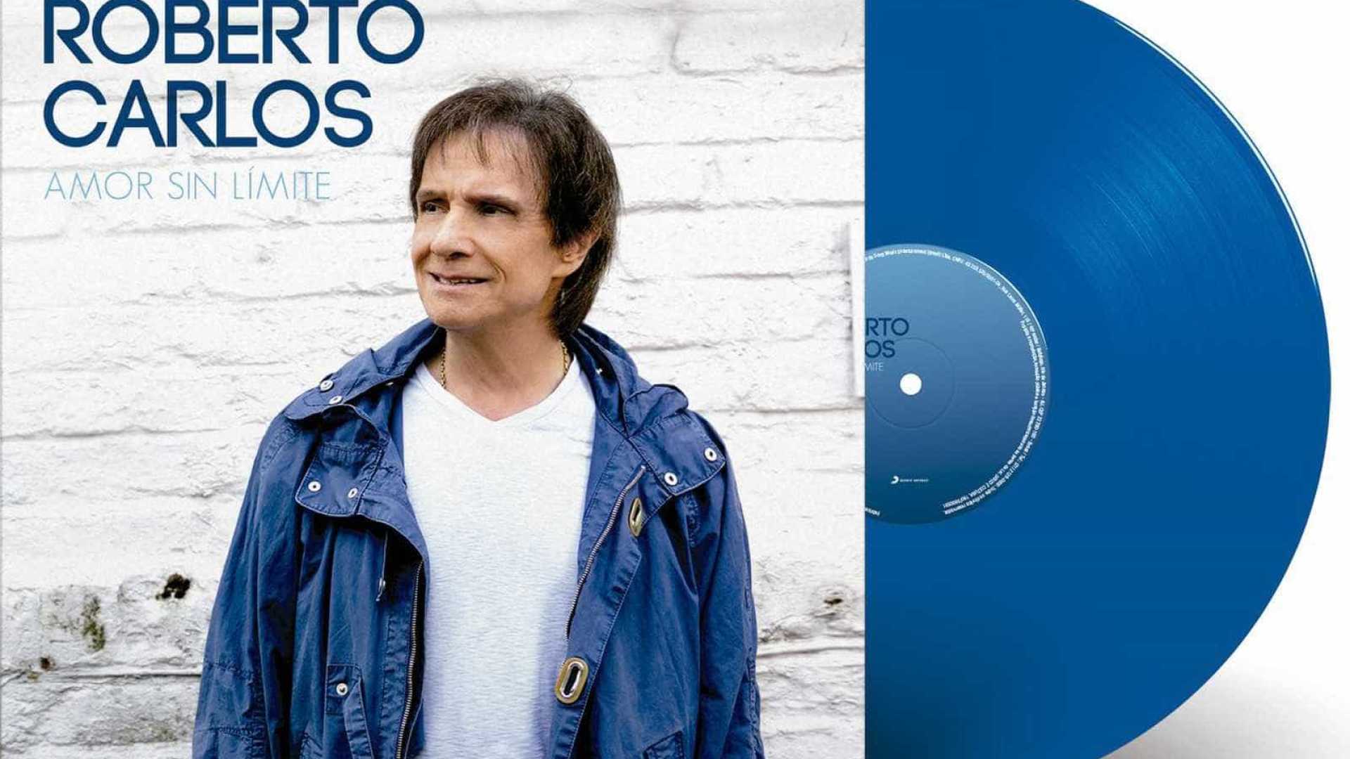 Roberto Carlos lança 1º LP em 22 anos e segue a tradição da cor azul