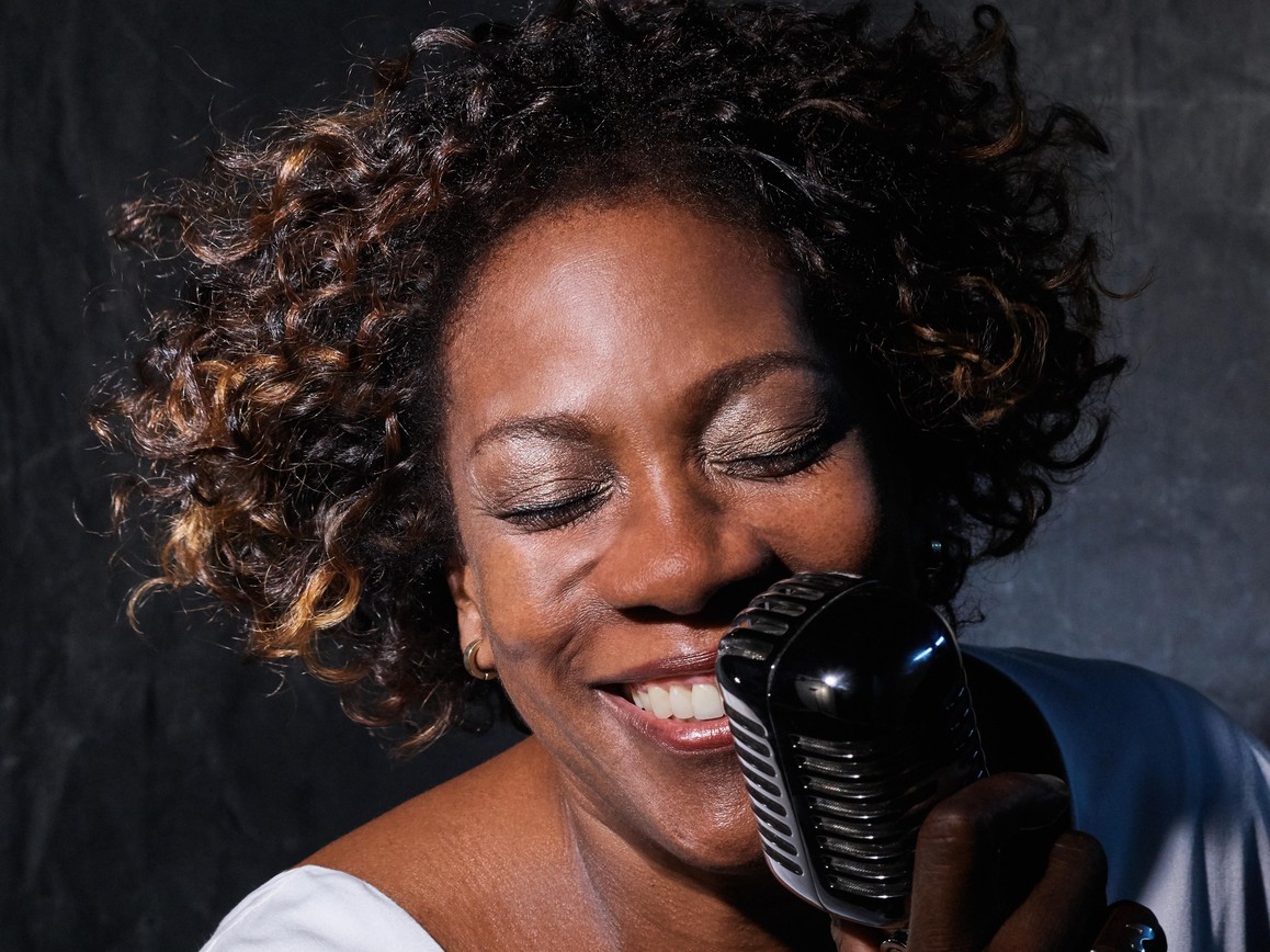 Leila Maria volta a gravar músicas autorais, após 21 anos, em disco feito no tempo singular da cantora